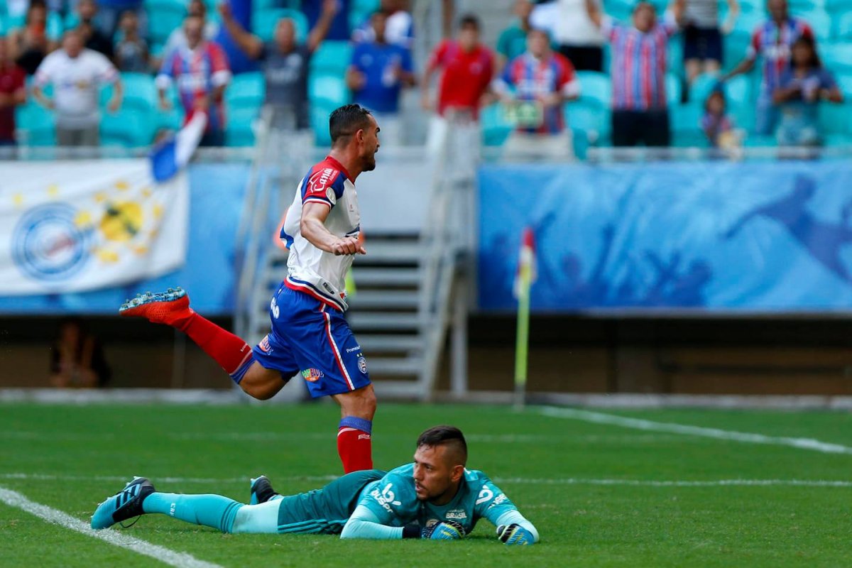 Bahia goleia Flamengo e volta a vencer após sete jogos
