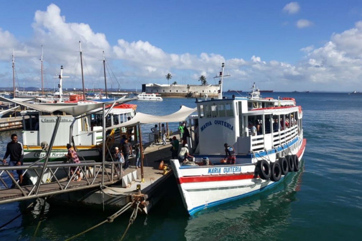 Travessia Salvador-Mar Grande tem movimento intenso no terminal da Ilha de Itaparica 