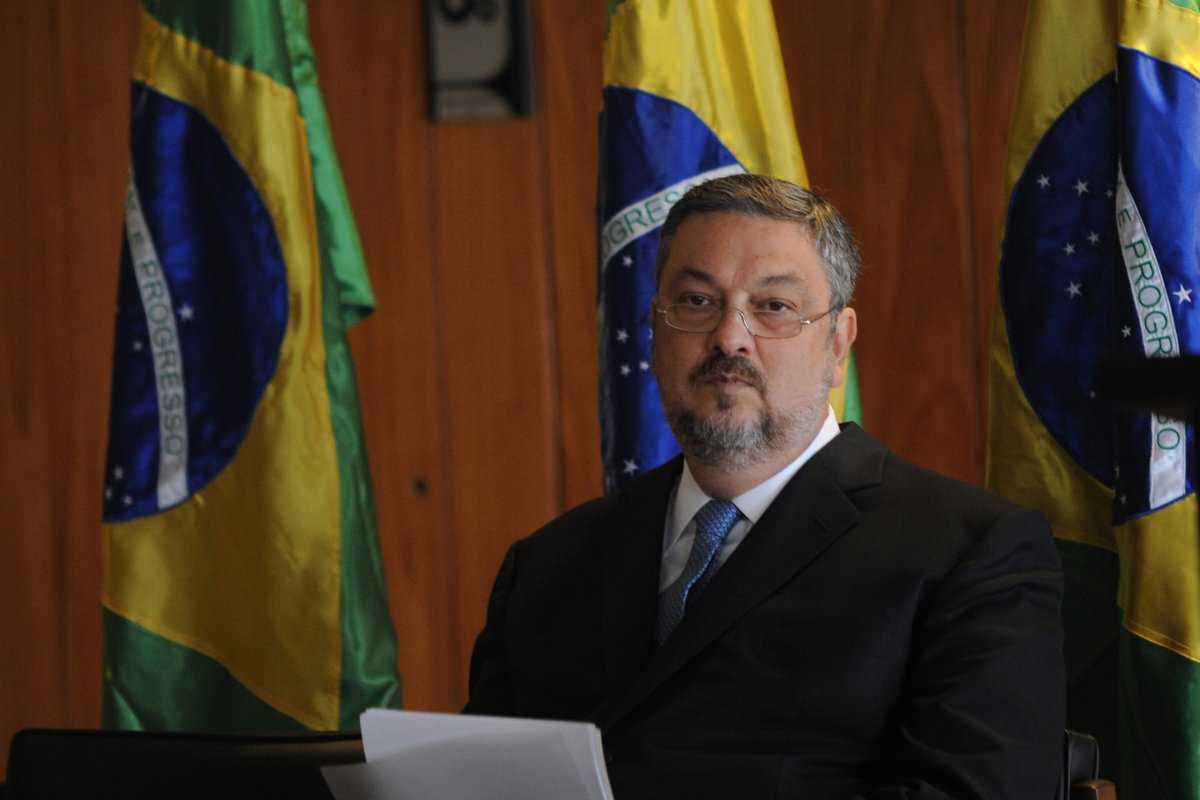 Palocci recebe autorização para cumprir regime aberto