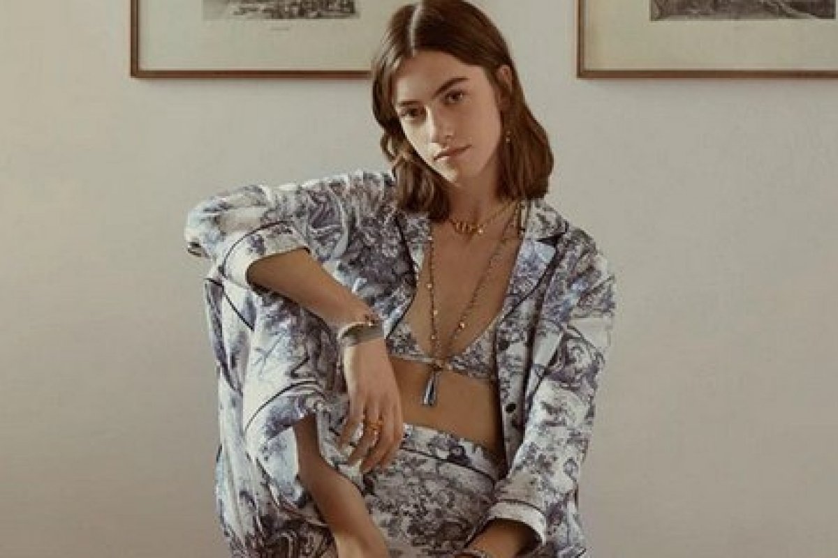 Com estampas de estrelas e signos do zodíaco, Dior lança primeira coleção de homewear