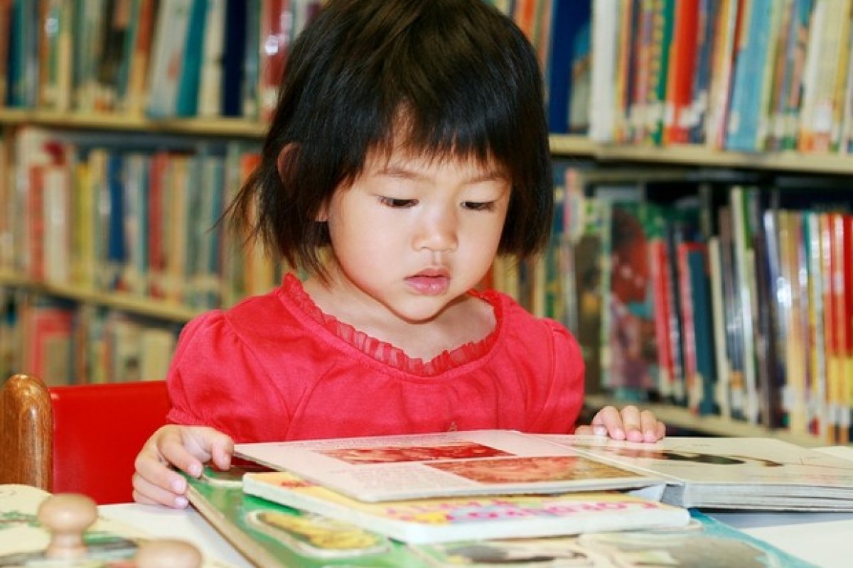 Fique por dentro dos benefícios que a leitura pode trazer para a criançada!