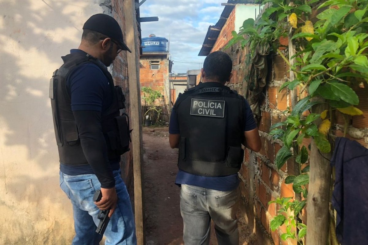 Dois homens são mortos próximo a campo de futebol do bairro de Plataforma