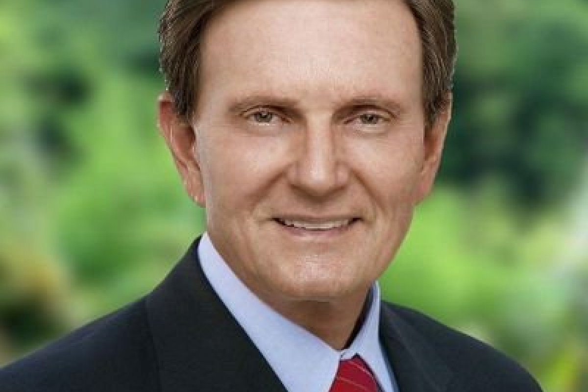 Justiça Eleitoral determina busca e apreensão de panfletos de Marcelo Crivella