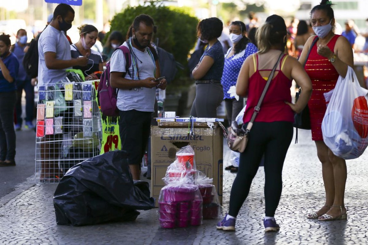 Intenção de Consumo das Famílias cresce pela terceira vez consecutiva 
