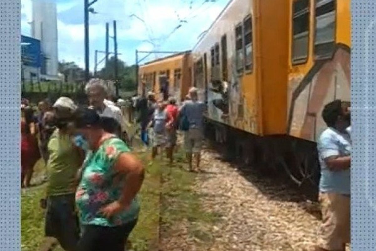 Vagão de trem descarrilha no subúrbio ferroviário de Salvador 
