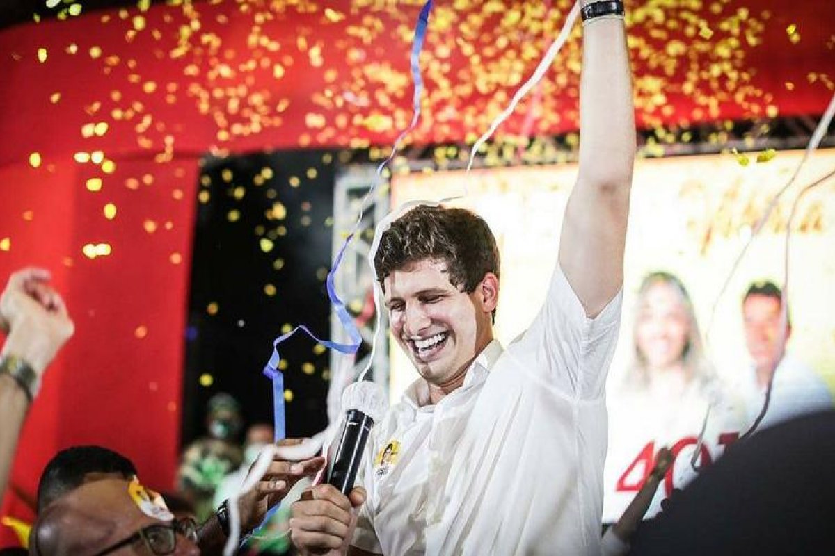 João Campos é eleito o prefeito do Recife