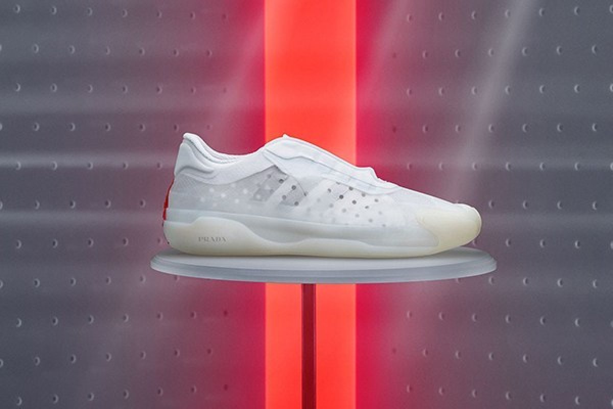 Prada e a Adidas lança mais um tênis 
