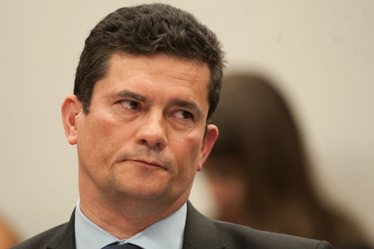 OAB notifica Moro para não advogar em empresa de consultoria onde foi contratado