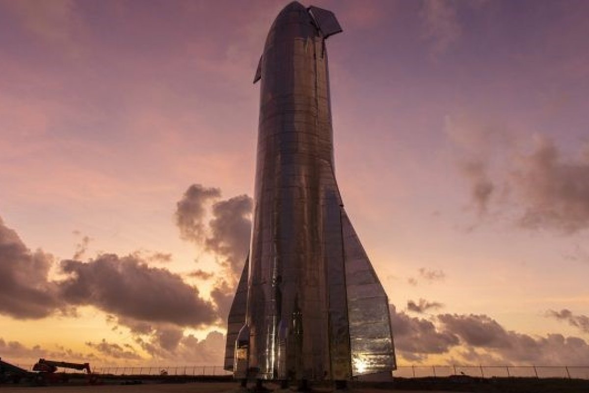 CEO Elon Musk afirma que SpaceX vai levar pessoas a Marte em 2024