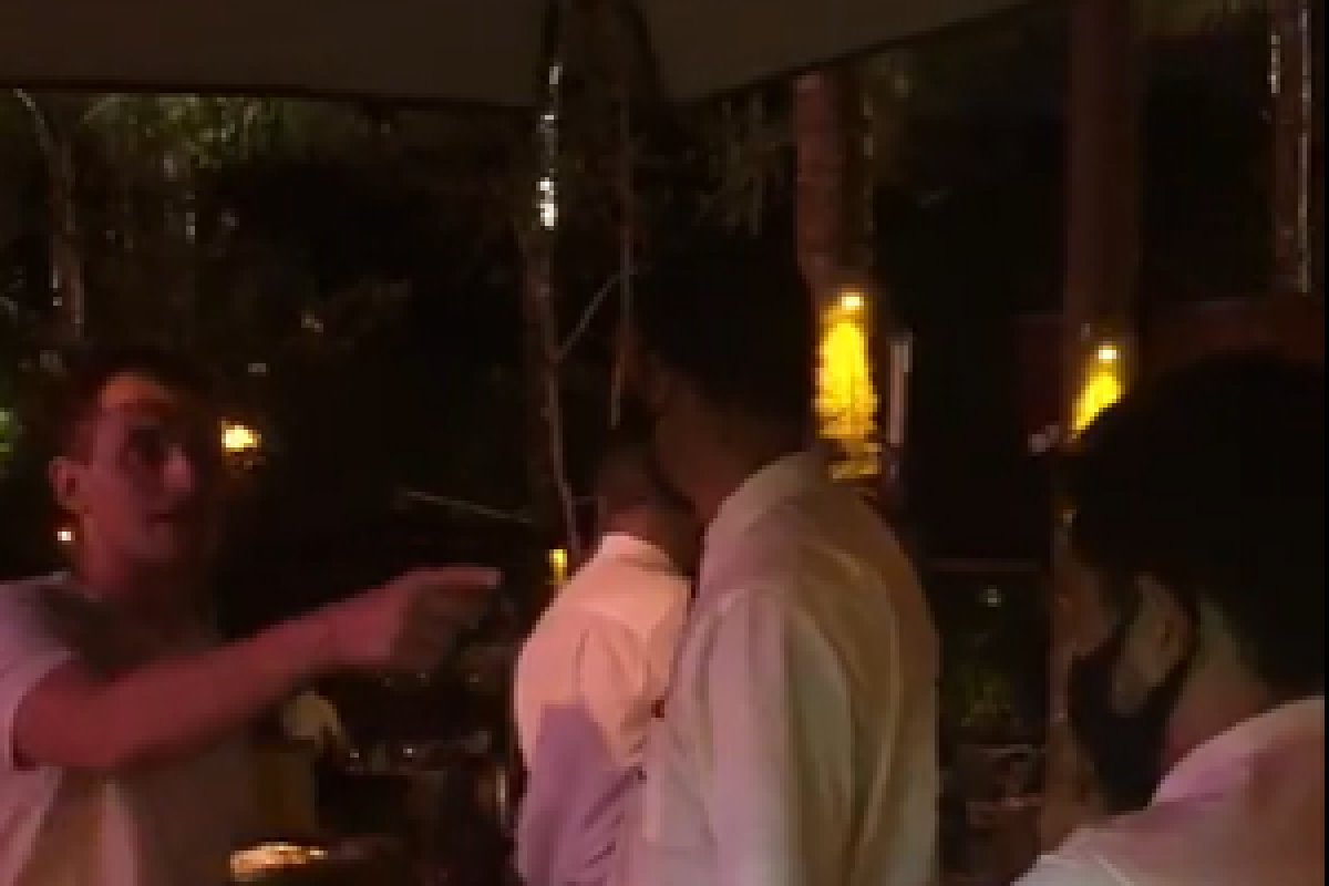 "O que ganha em 1 mês, gasto em 1 dia", diz empresário à manobrista em bar 