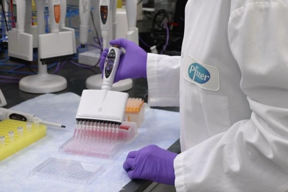 Pfizer cobra resposta do Brasil após vender 54 milhões de doses para Chile, Peru e México