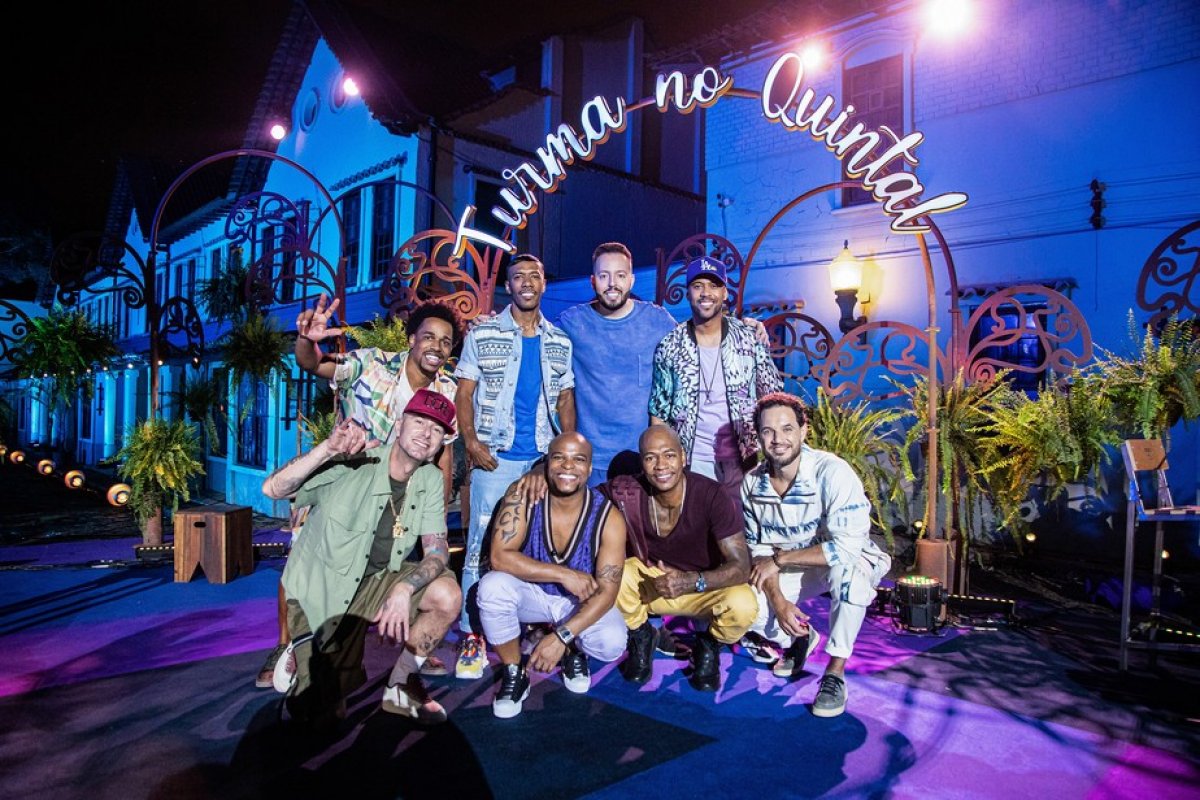 Turma do Pagode celebra 20 anos de trajetória com convidados no quintal