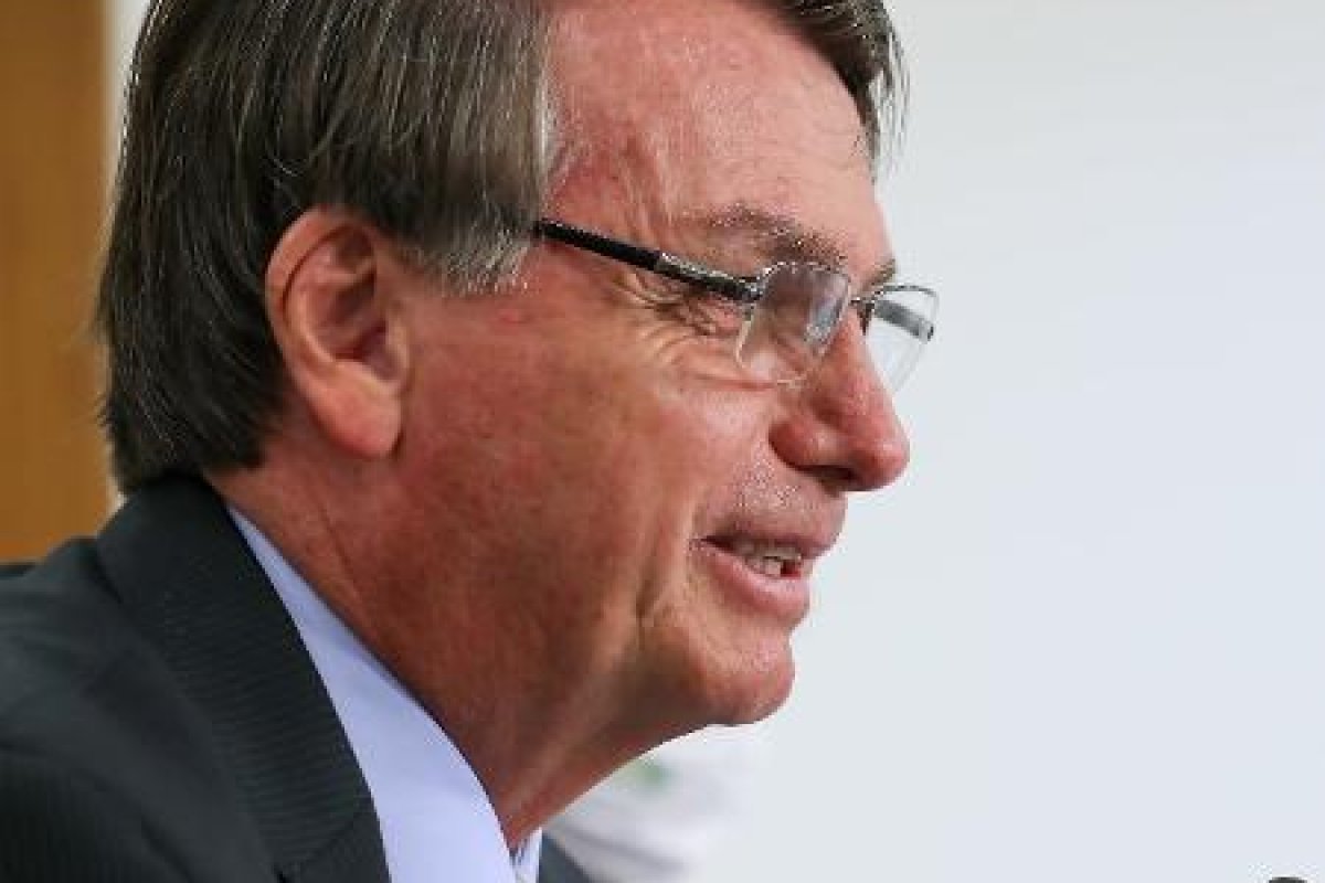 'Povo quer', diz Bolsonaro sobre voto impresso