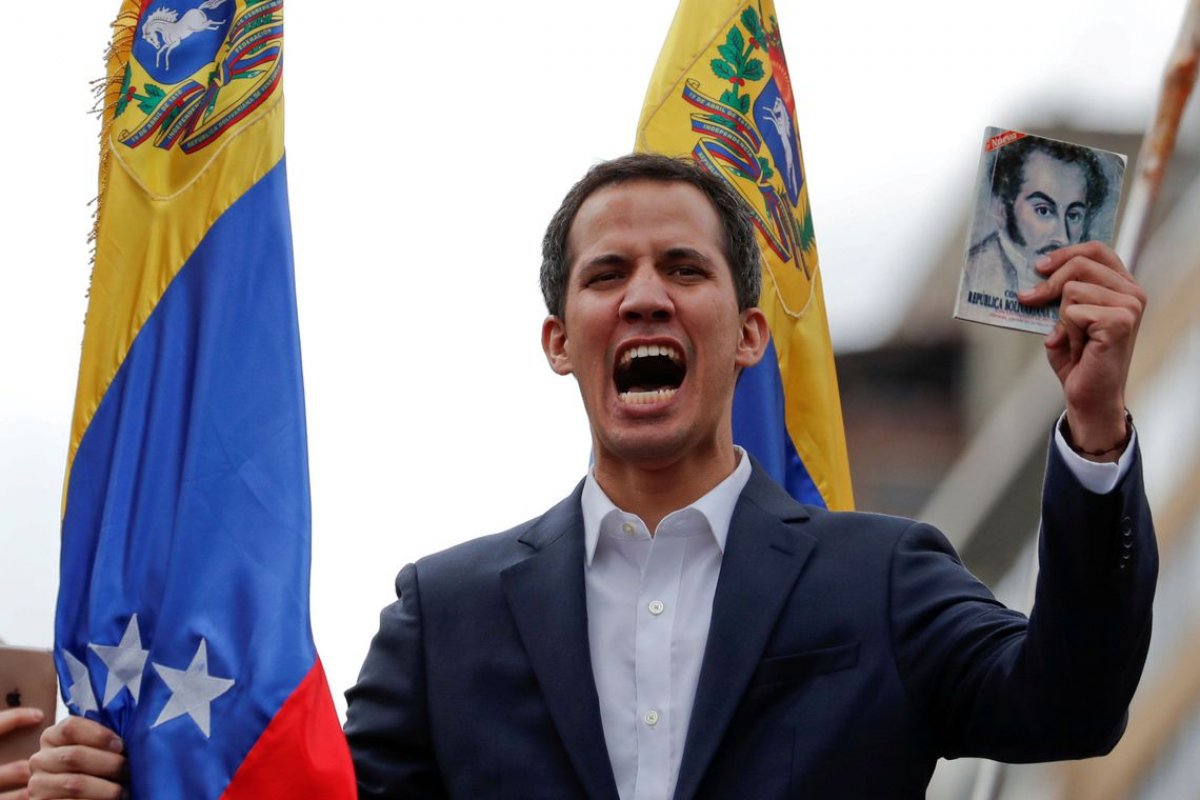 “Maduro vai decidir se sai por bem ou por mal”, diz Guaidó