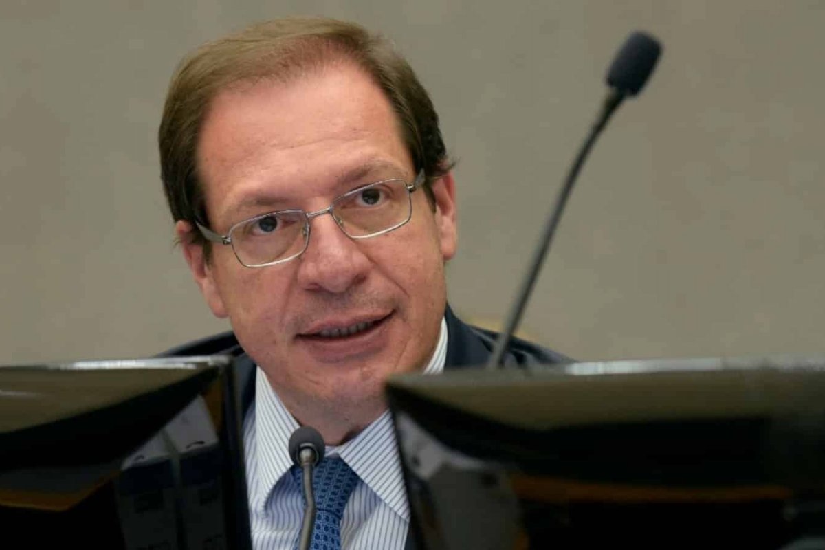 Julgamento da chapa Bolsonaro-Mourão deve ficar para 2021