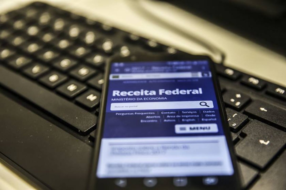 Receita abre consultas ao 3º lote de restituições