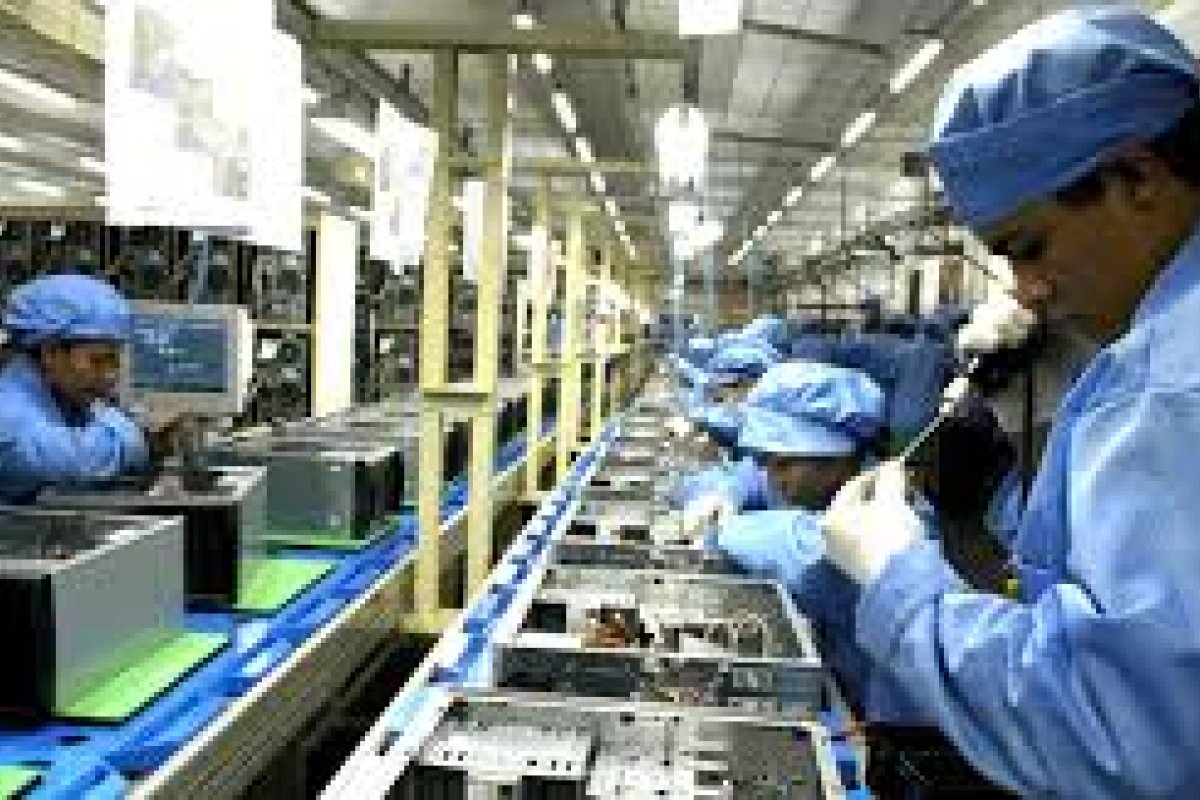 Economia brasileira deve encolher novamente antes de voltar a crescer em 2021, diz estudo