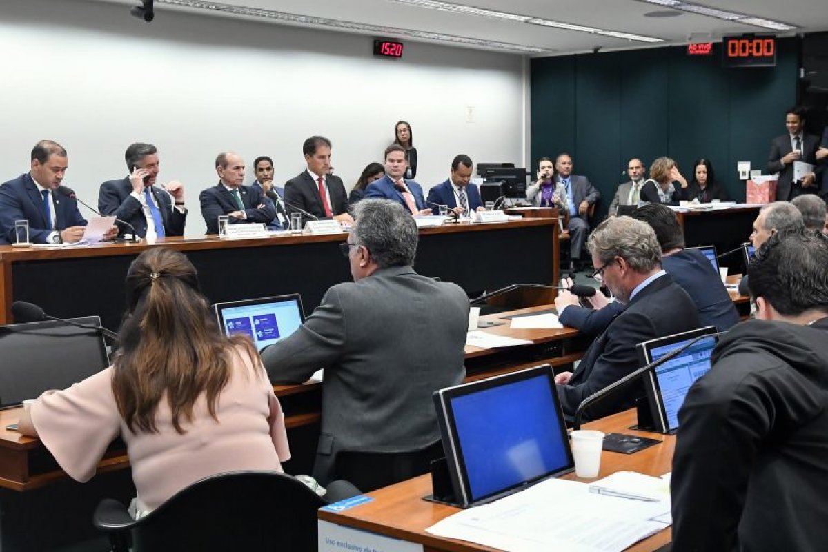 Comissão de Orçamento retoma hoje análise da LDO 