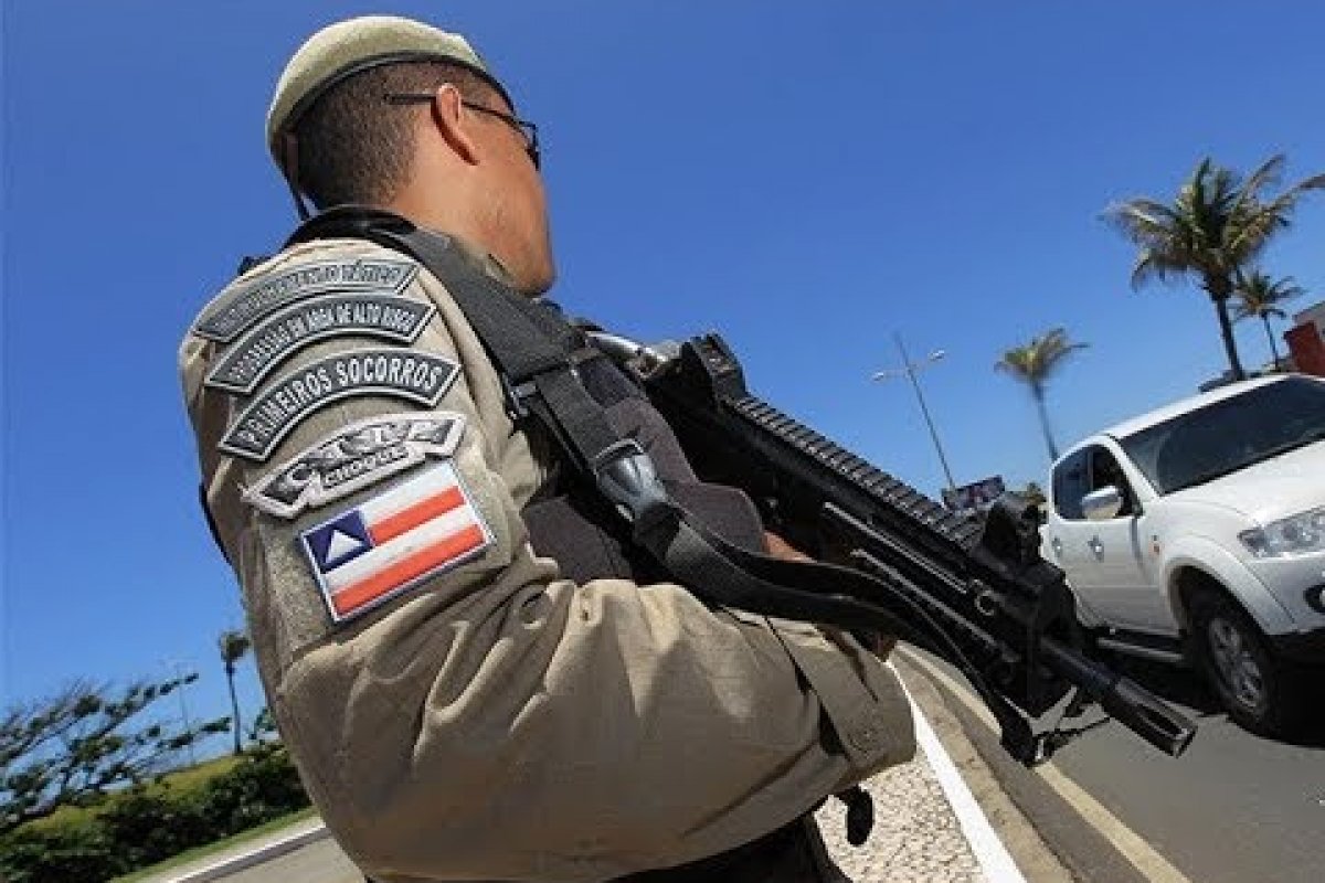 Operação de reforço de policiamento é deflagrada em bairros de Salvador 