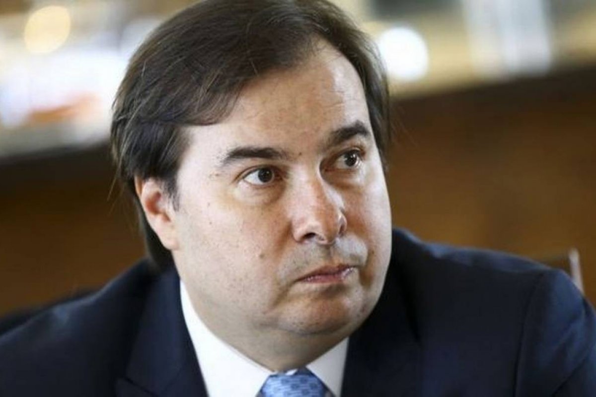Maia diz ser a favor que o Congresso trabalhe em janeiro para aprovar a PEC emergencial