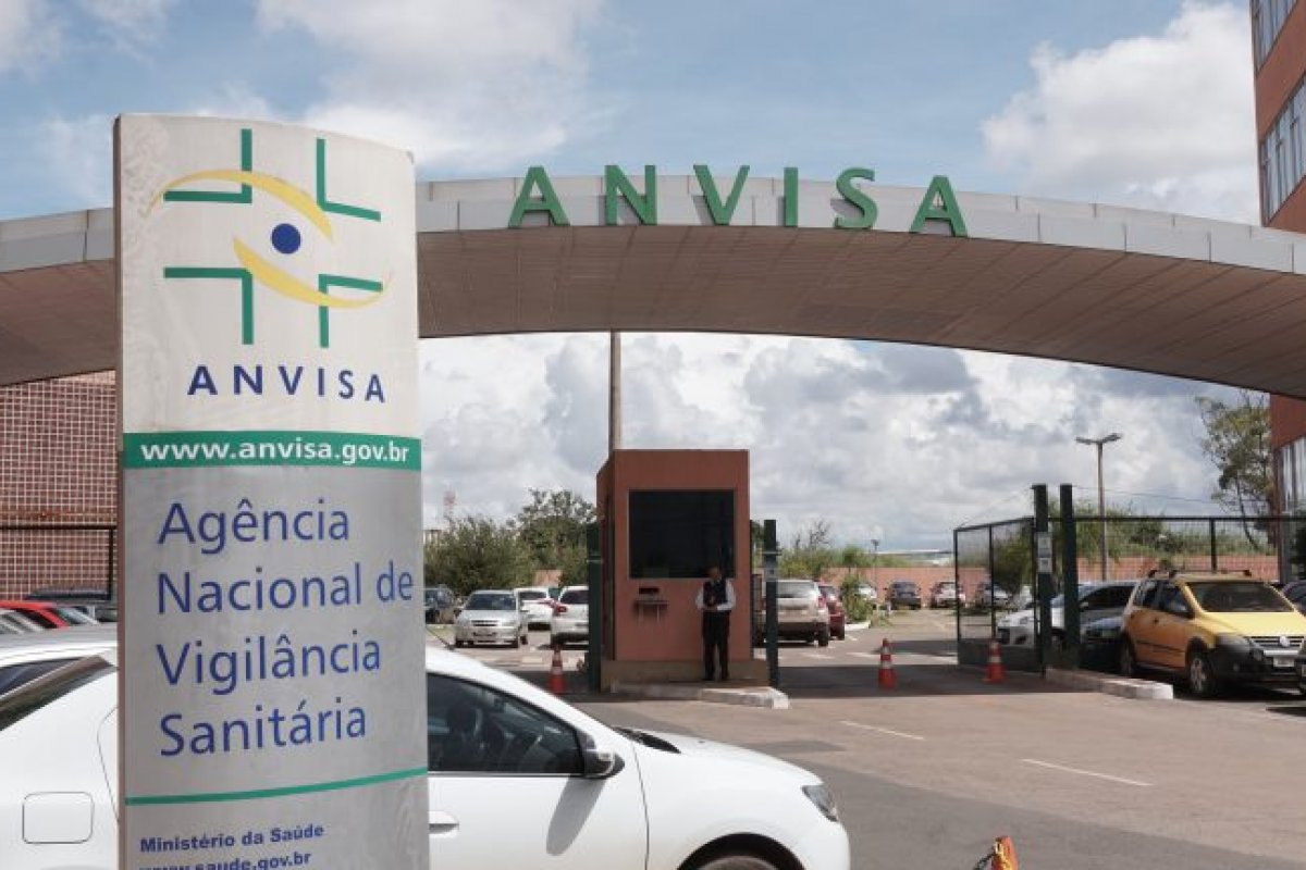 Anvisa estabelece prazo de até 10 dias para decidir sobre uso emergencial de vacinas