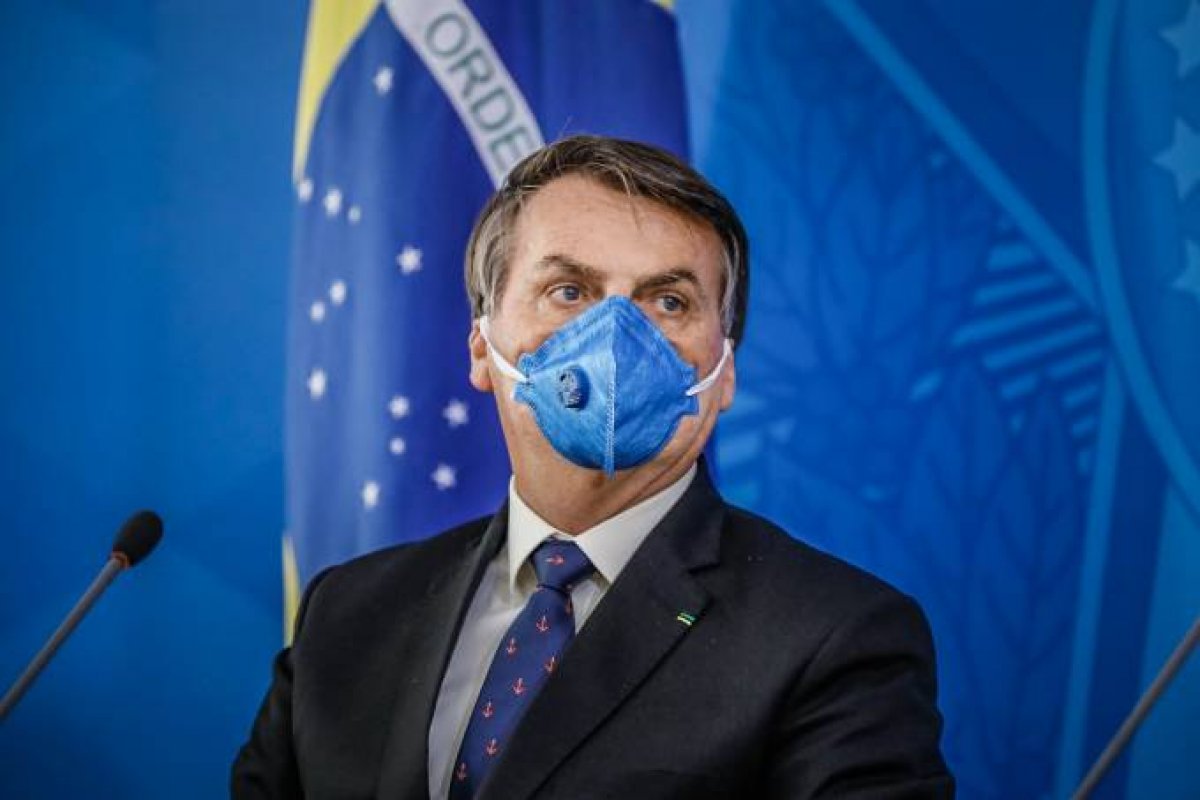 “Eu não vou tomar e ponto final", afirma Bolsonaro sobre vacina contra a covid-19