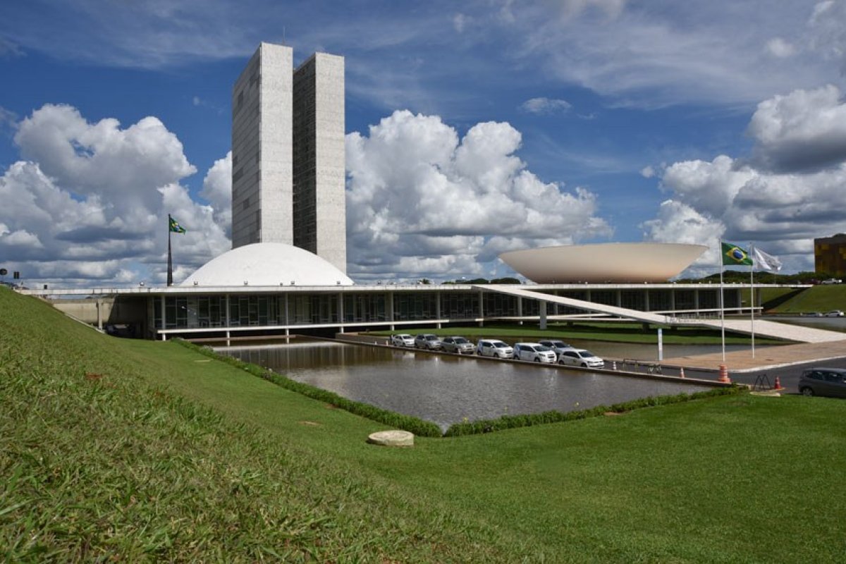 LDO será votada nesta quarta-feira (16) com previsão de rombo de R$ 247 bi