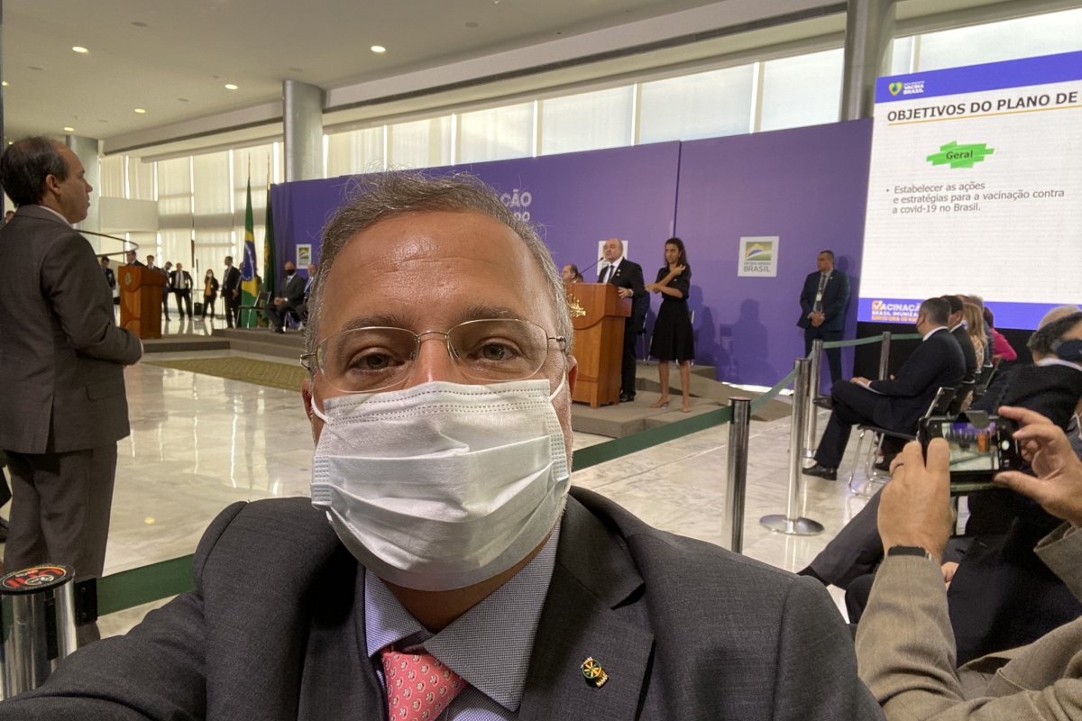 Vilas-Boas comemora entrega do plano de vacinação pelo governo Federal: “é hora de união”