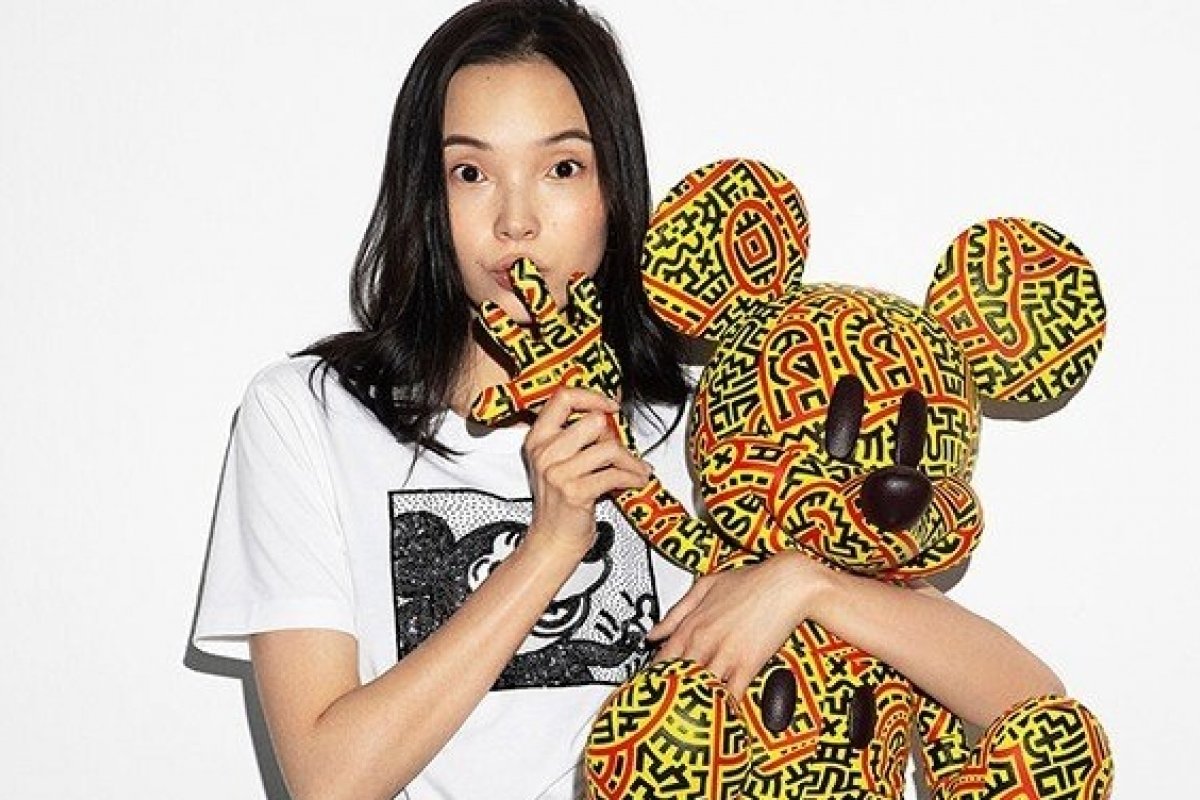 Coach lança coleção especial  com estampas de Mickey Mouse e Keith Haring