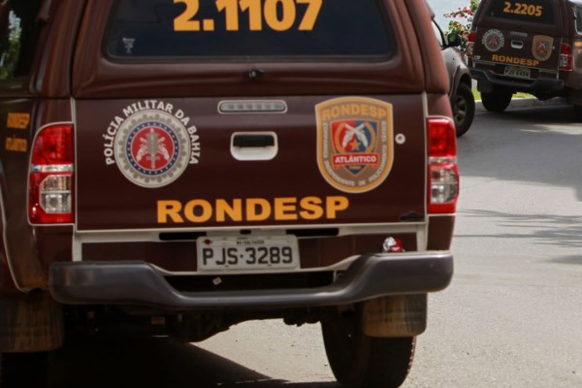 Rondesp localiza cerca de 1,8 mil porções de drogas no bairro de São Gonçalo, em Salvador