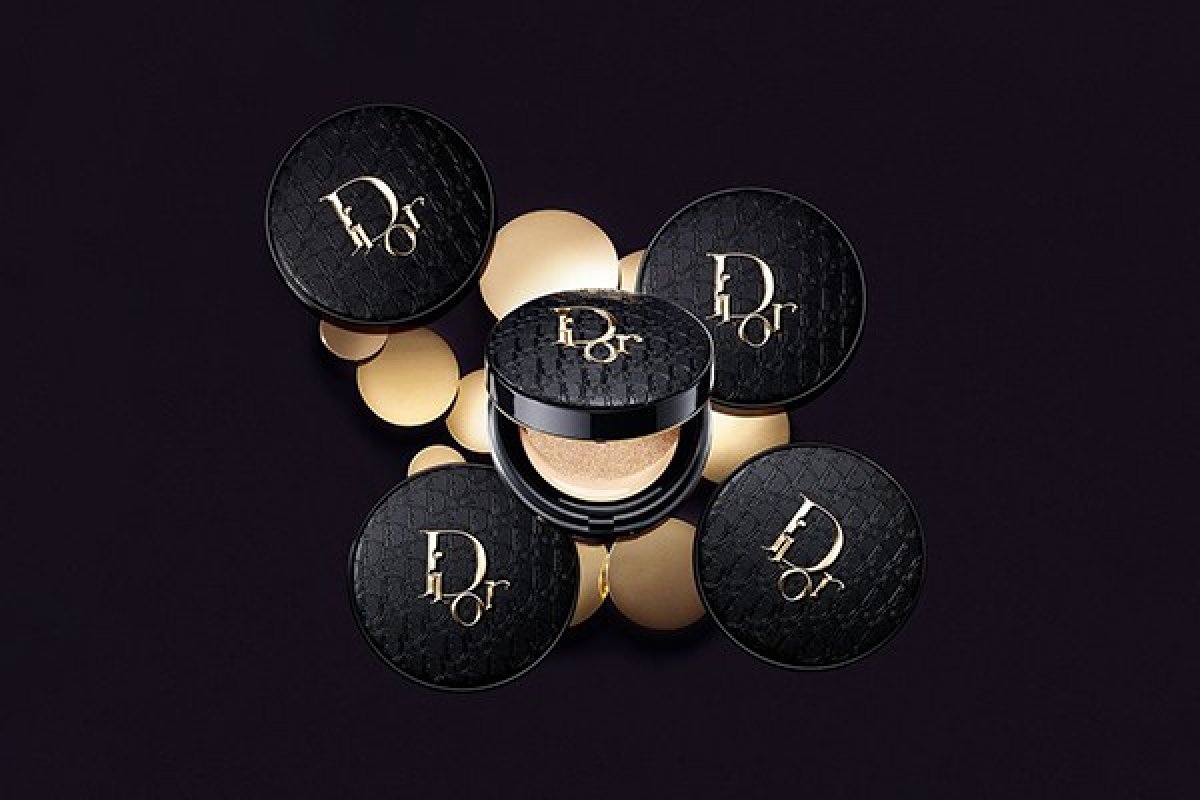 Famosa base ‘Dior Forever Couture Perfect Cushion’ ganha nova  versão
