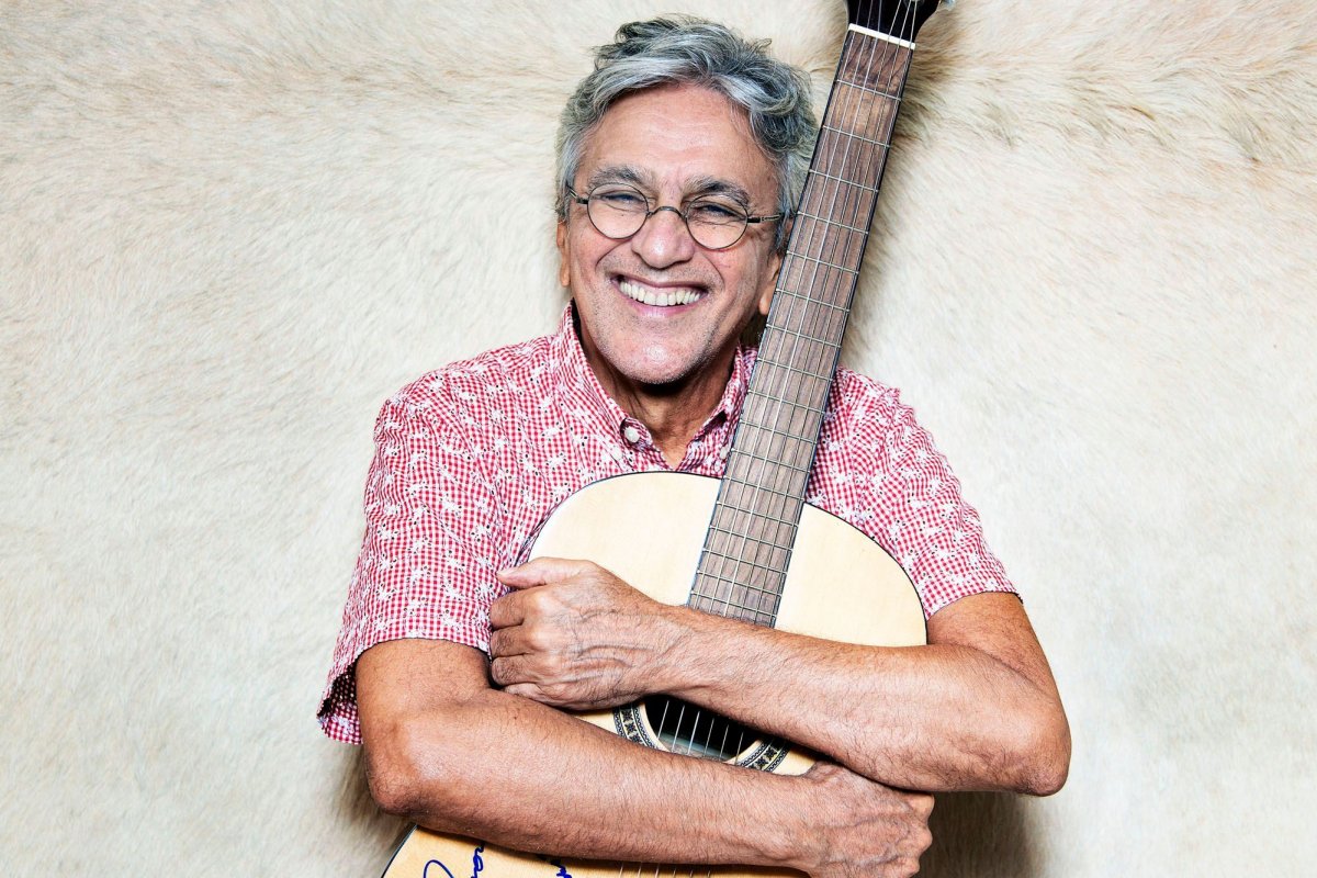 Caetano Veloso, Alok e Xand Avião apresentam lives em homenagem ao final do ano