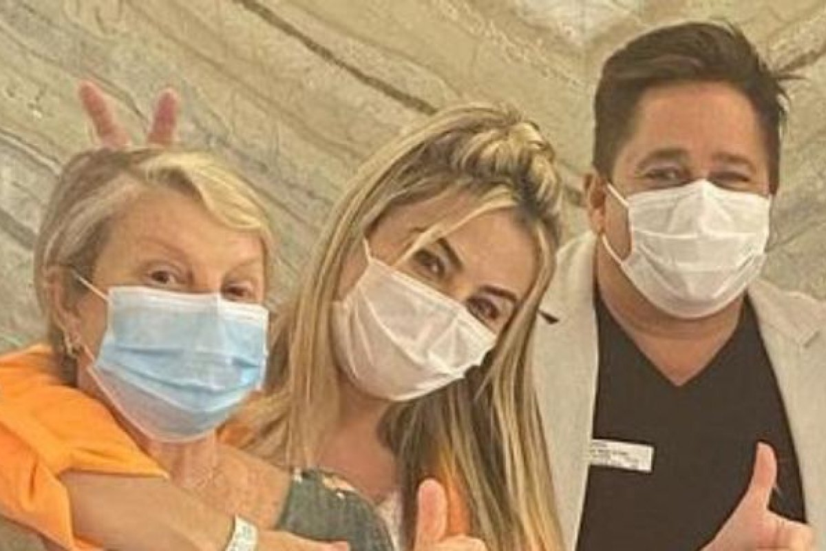 Leonardo e a esposa  Poliana Rocha vencem a Covid-19