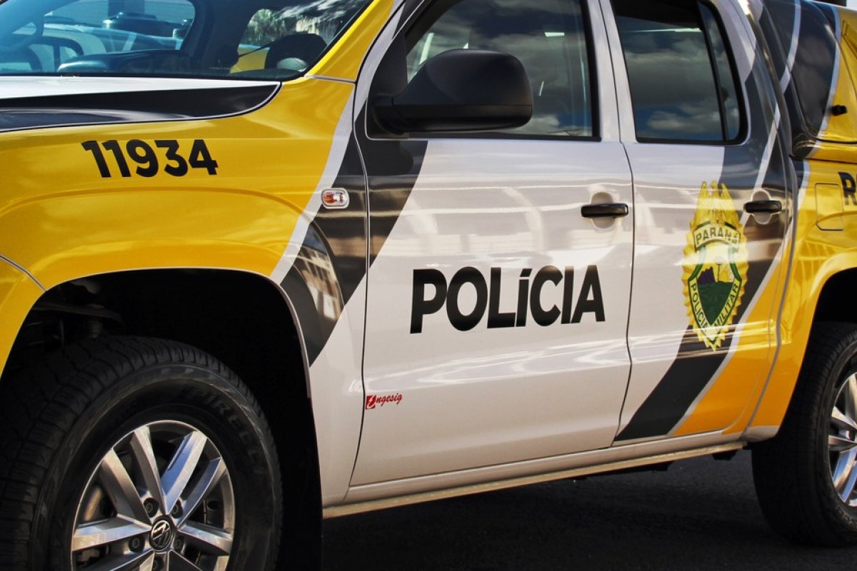 PM mata quatro homens dentro de carro roubado em  em Ponta Grossa