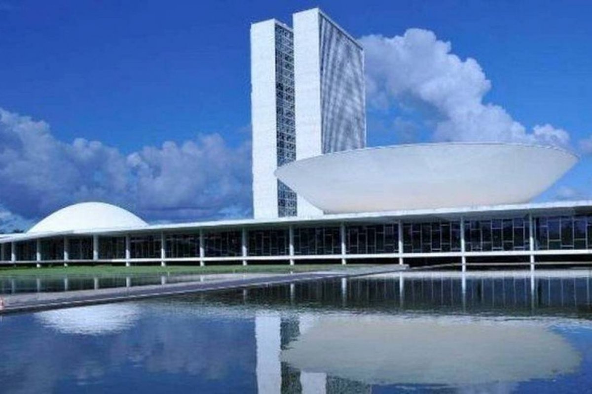Congresso deve impor ao Executivo quase R$ 18 bilhões em emendas