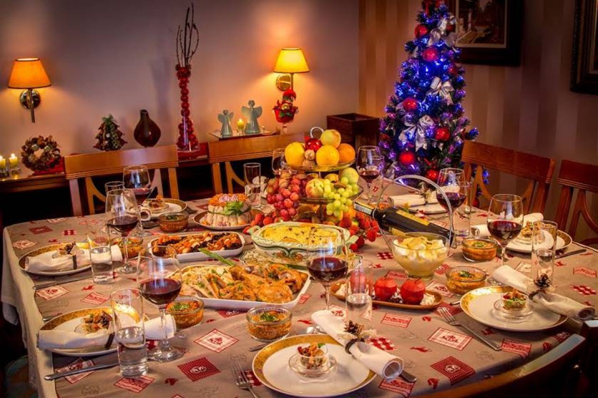 Pesquisa diz que maioria dos brasileiros deve escolher ceia de Natal restrita por receio da covid-19