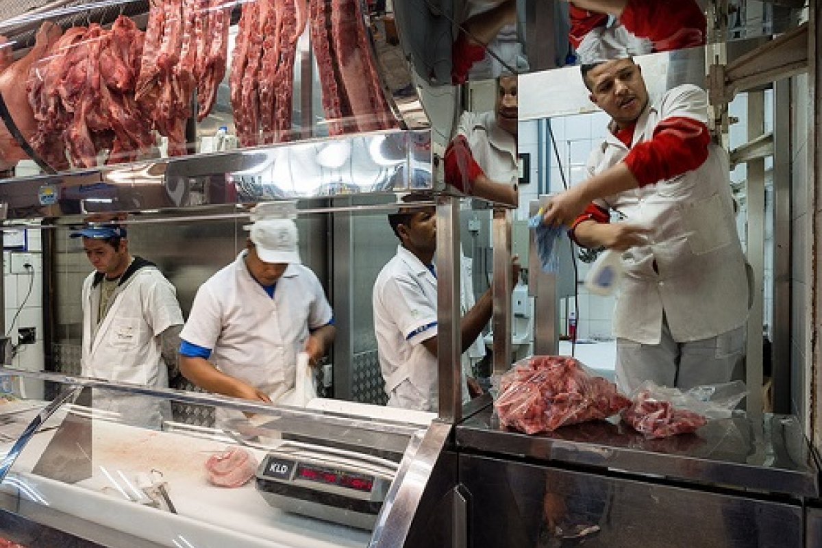Com pernil 30% mais caro, item natalino pode ser substituído em ceia natalina