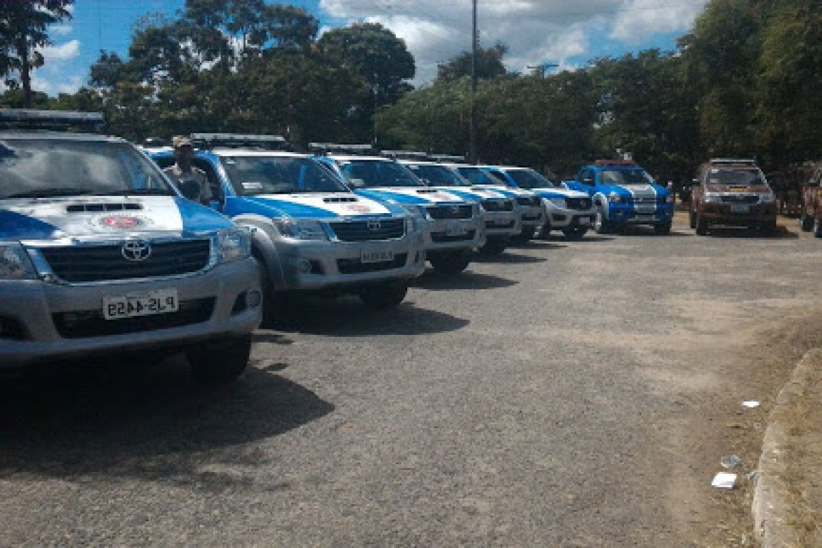 Grupo de criminosos foi apreendidos com revólveres após carro se envolver em acidente no sul da Bahia