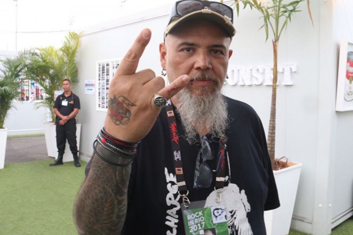 João Gordo é internado  e cancela shows com Ratos de Porão
