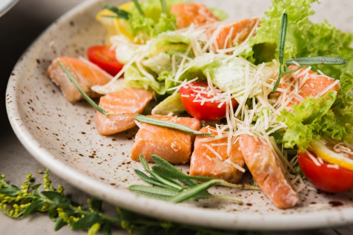 Como manter a alimentação saudável e evitar excessos no verão?