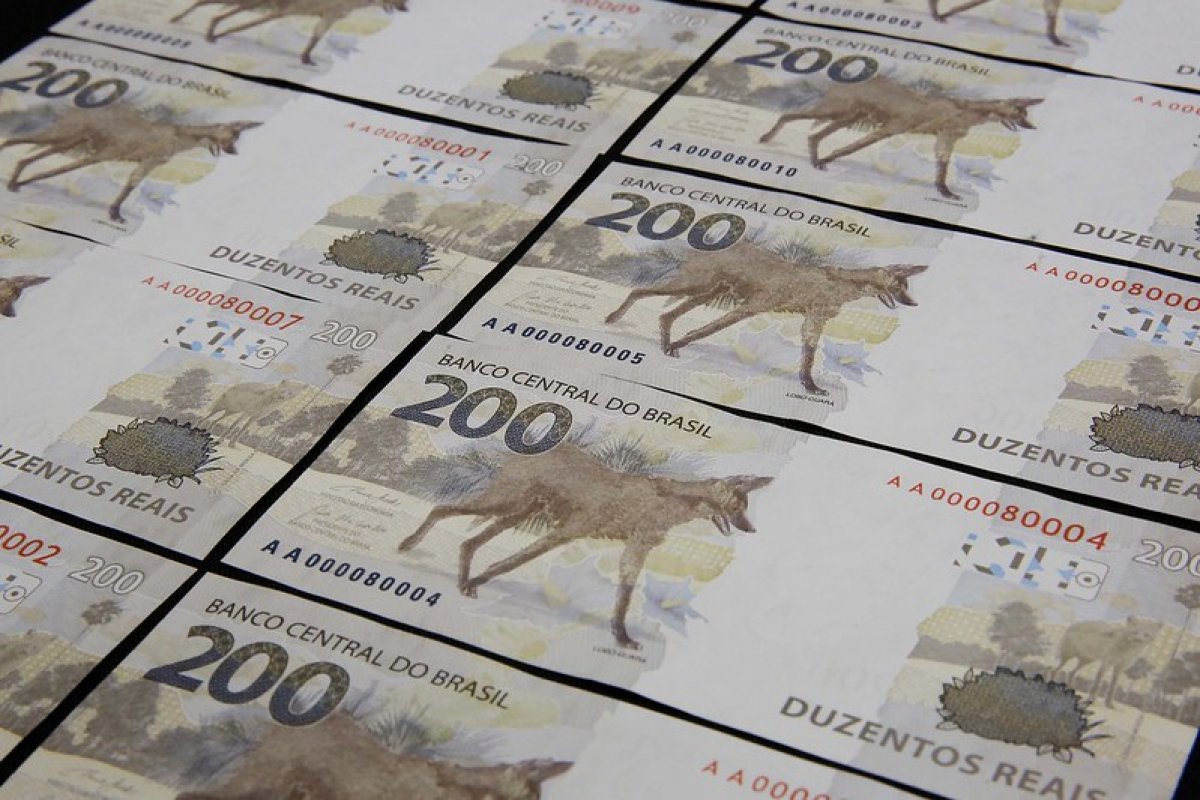 Apenas 10% das notas de R$ 200 encomendadas pelo Banco Central estão em uso