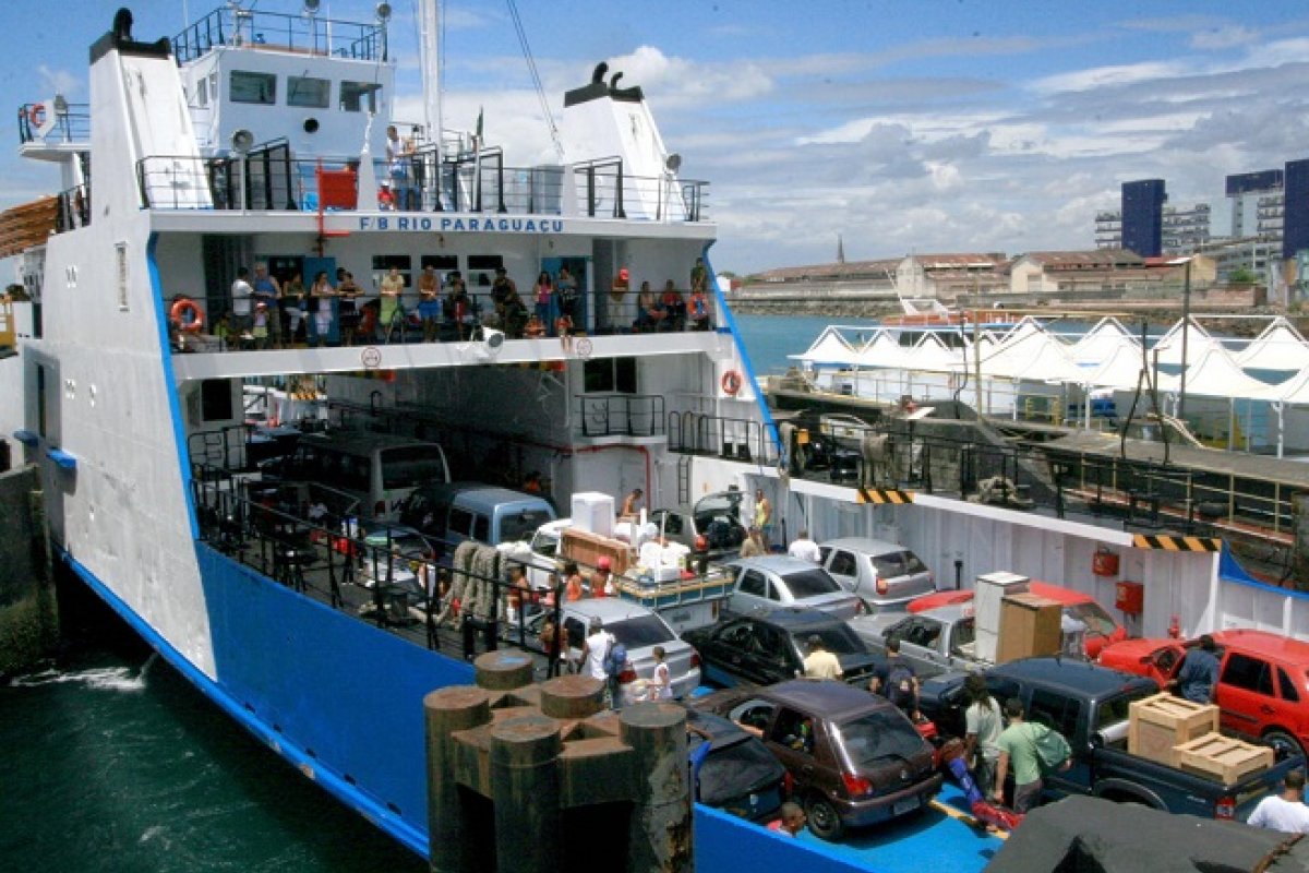 Ferry tem espera de 2h30 para motoristas no terminal São Joaquim, em Salvador