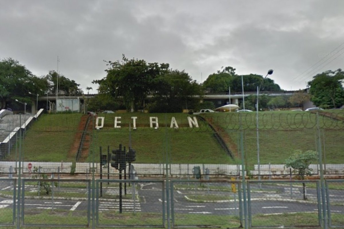 Detran se posiciona contra retorno das inspeções veiculares na Bahia