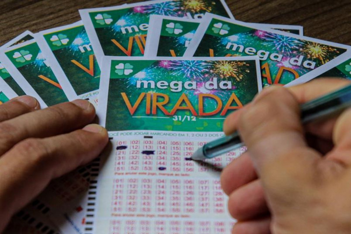 Prêmio da Mega Virada 2020 pode render cerca de R$ 350 mil por mês