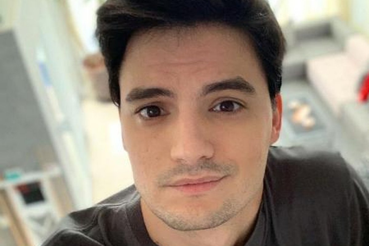 Ícone do "Fique em Casa", Felipe Neto quebra quarentena em jogo de futebol
