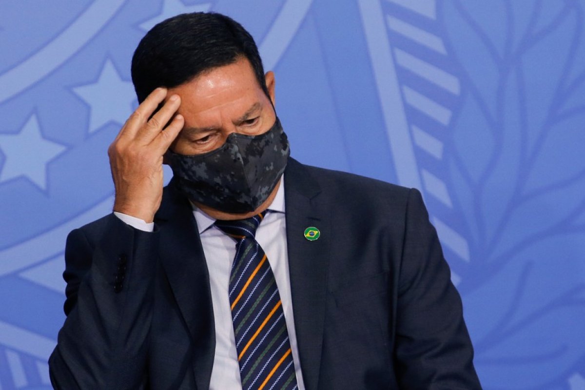 Segundo assessoria, Mourão está em ‘bom estado de saúde’