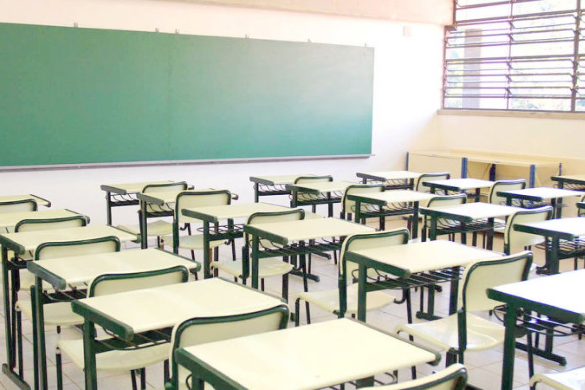 Sindicato dos professores do DF estima 1,5 mil profissionais demitidos de escolas privadas
