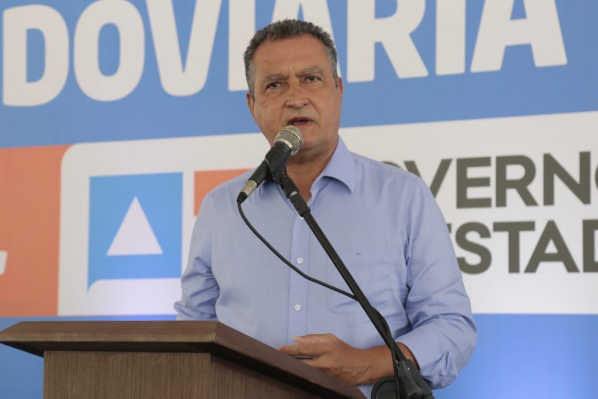 "O Governo Federal está destruindo a reputação da instituição", diz Rui ao falar sobre a Anvisa