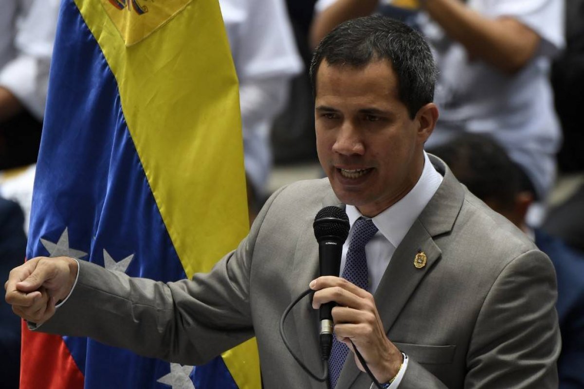 Governistas cogitam dissolver Parlamento da Venezuela, afirma Guaidó 