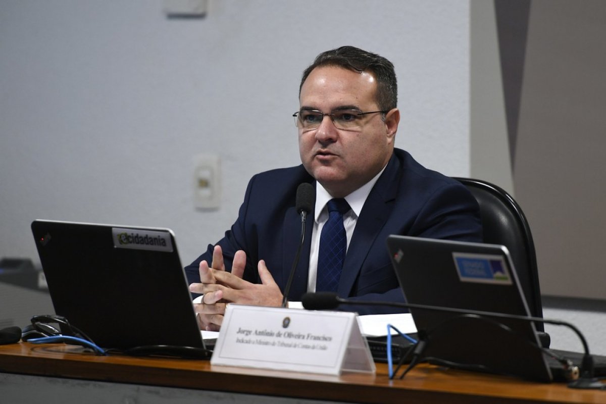 Jorge Oliveira é nomeado para ocupar vaga de ministro do TCU